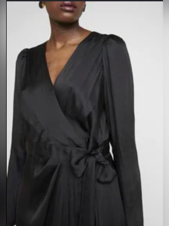 Banana Republic Dresses & Skirts - Banana Republic Black Satin Long Sleeve Wrap Dress